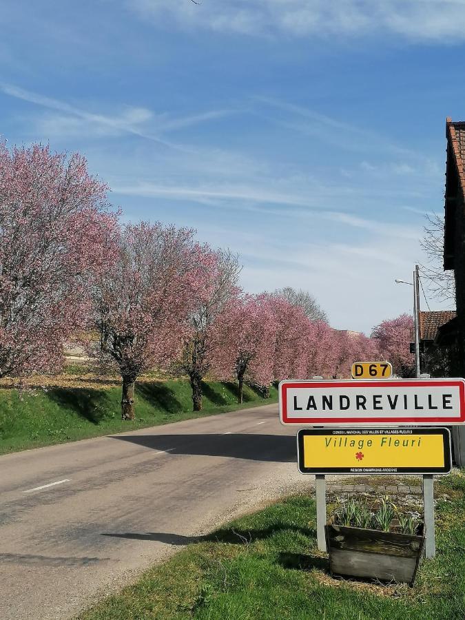 Chambre D'Hotes Esprit De Famille Landreville 外观 照片